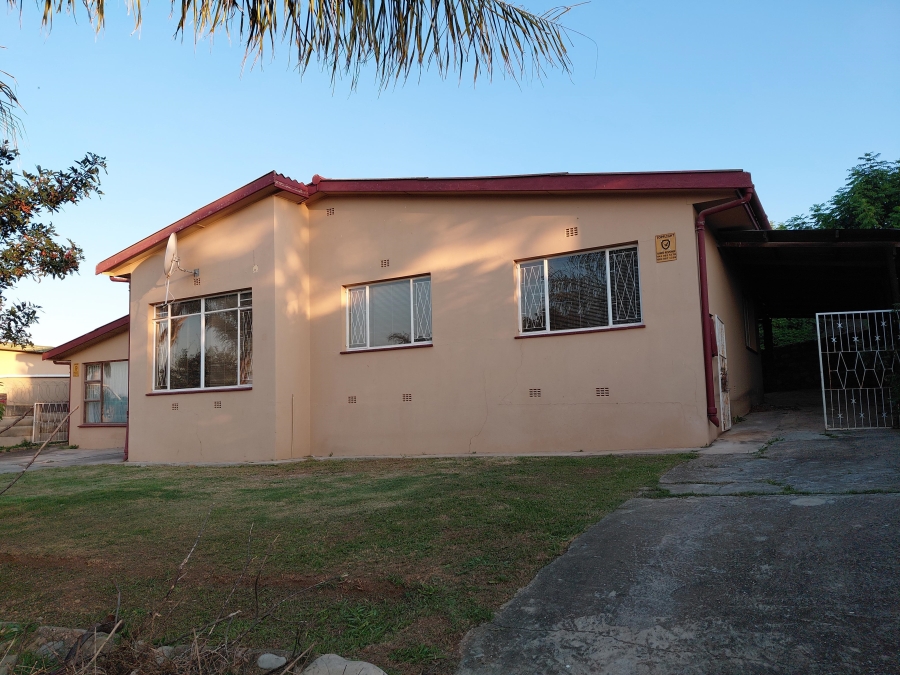 4 Bedroom Property for Sale in Heuwelkruin Eastern Cape